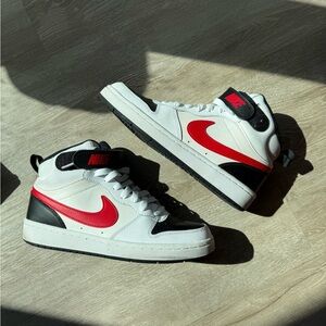 Nike Court Borough Mid 2